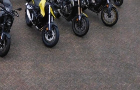 Bromfietsrijlessen in Veenendaal bij Verkeersschool Ariesen